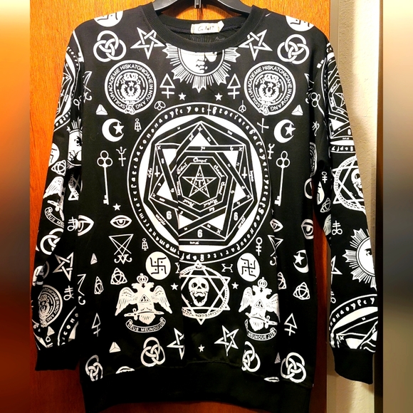 G.Lolii Tops - RARE Sigil by G.Lolii black&white European Designer sweatshirt szM NWT